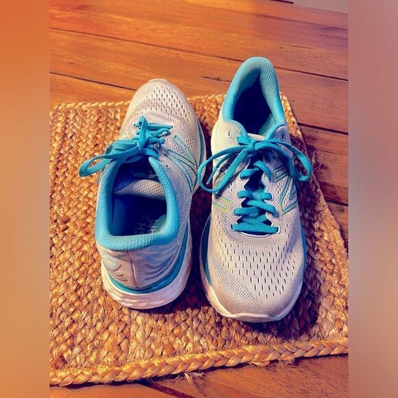 New Balance Women's Blue Running Shoes; Size 10; GREAT CONDITION - Picture 5 of 14